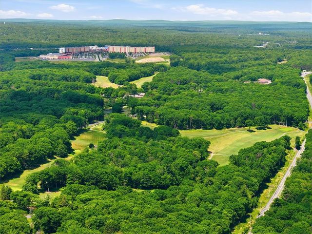 90 Oak Lane, Pocono Twp, PA 18370