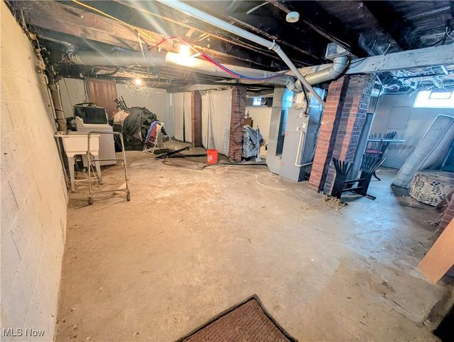 319 Crestmont Avenue NE, Canton, OH 44704