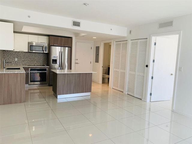 5252 NW 85Th Ave 807, Doral, FL 33166