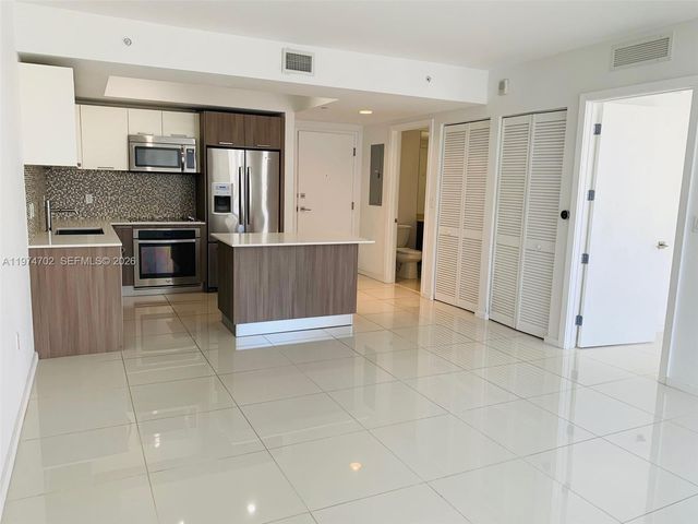 5252 NW 85Th Ave 807, Doral, FL 33166