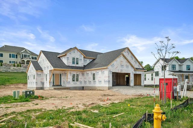 W253N5553 Crescent Hill DRIVE, Sussex, WI 53089