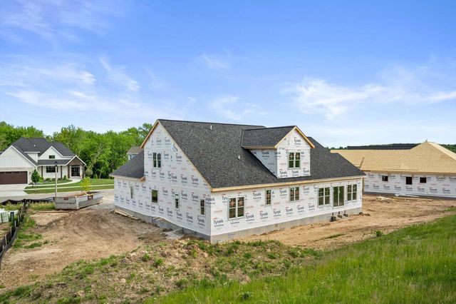 W253N5553 Crescent Hill DRIVE, Sussex, WI 53089