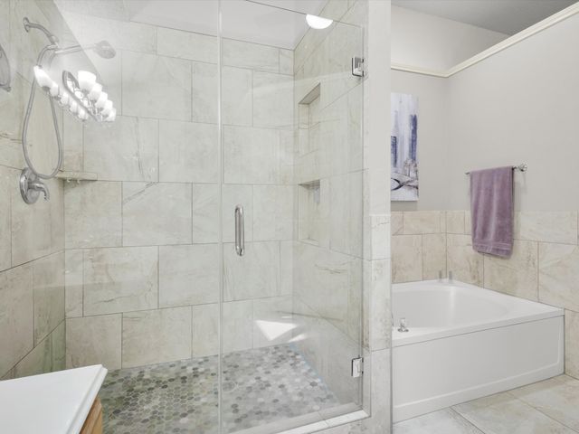 806 Red Oak Drive, Lewisville, TX 75067