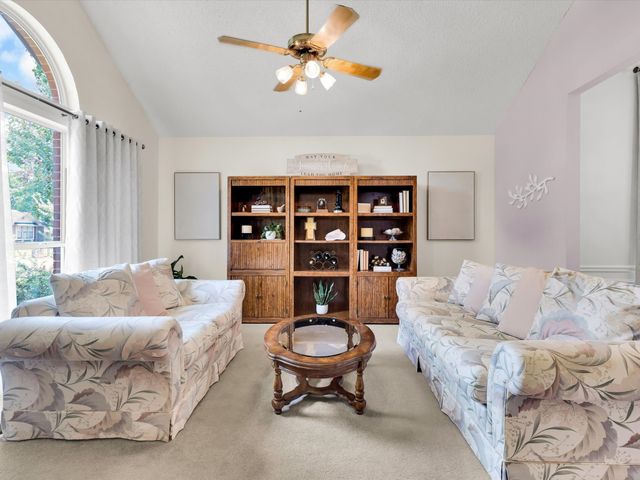 806 Red Oak Drive, Lewisville, TX 75067