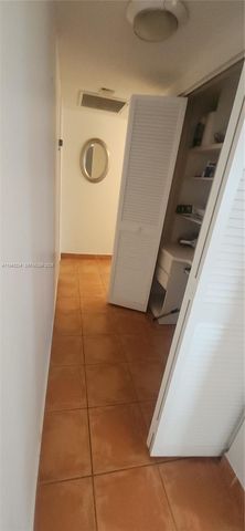 1985 S Ocean Dr 3P, Hallandale Beach, FL 33009