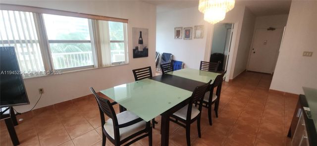 1985 S Ocean Dr 3P, Hallandale Beach, FL 33009