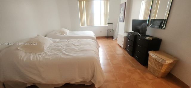 1985 S Ocean Dr 3P, Hallandale Beach, FL 33009