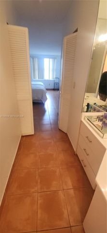 1985 S Ocean Dr 3P, Hallandale Beach, FL 33009