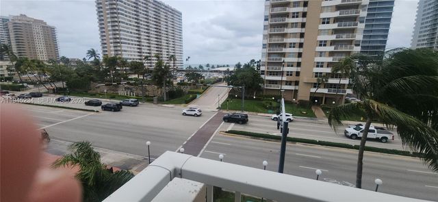 1985 S Ocean Dr 3P, Hallandale Beach, FL 33009