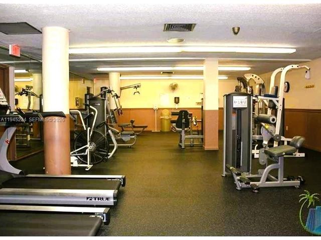 1985 S Ocean Dr 3P, Hallandale Beach, FL 33009