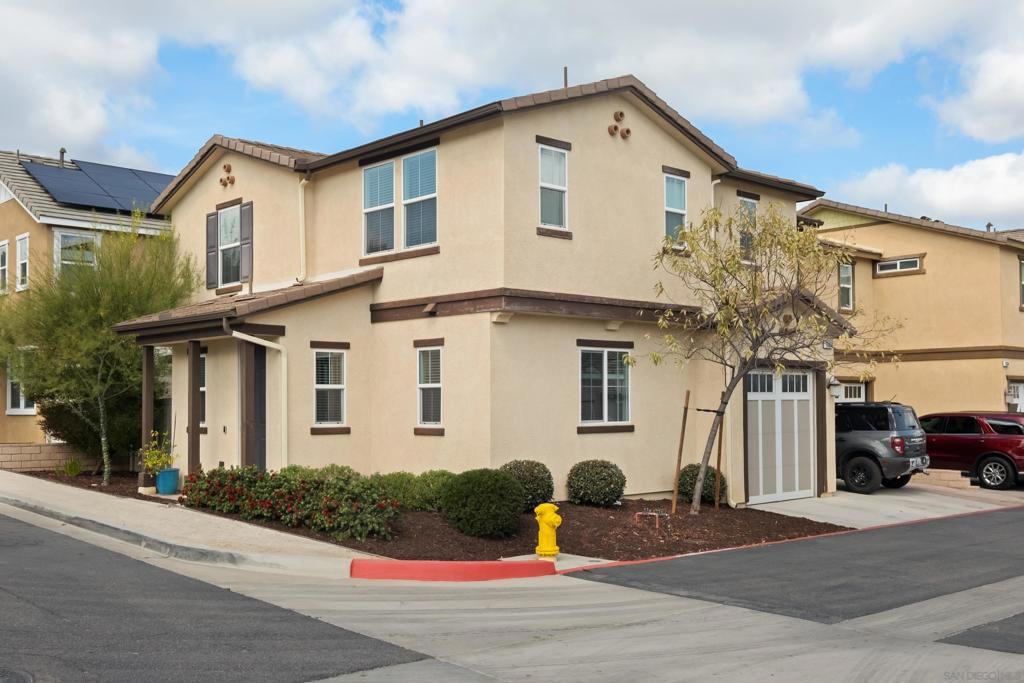 Image 2 of property listing at 13650 Gray Hawk Way, Valley Center, CA 92082