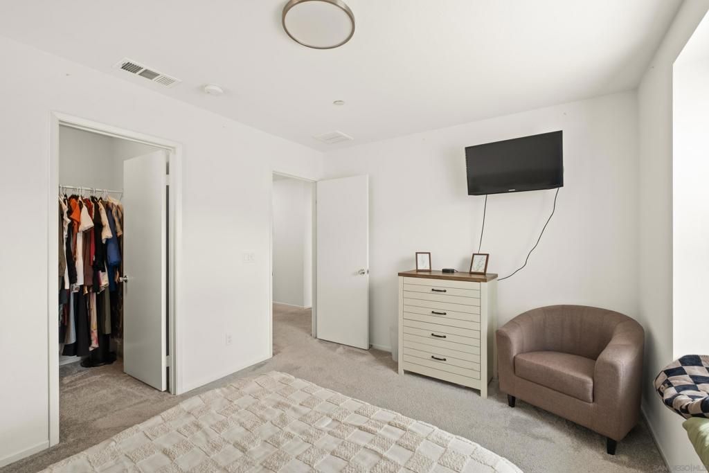 Image 21 of property listing at 13650 Gray Hawk Way, Valley Center, CA 92082