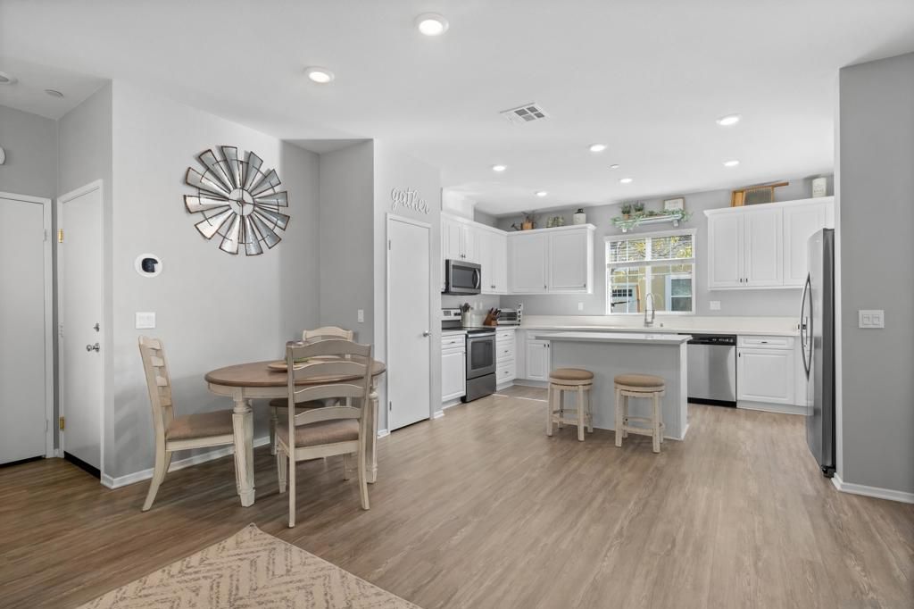 Image 4 of property listing at 13650 Gray Hawk Way, Valley Center, CA 92082