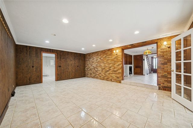 710 Florida Avenue, Jeannette, PA 15644