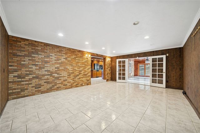 710 Florida Avenue, Jeannette, PA 15644