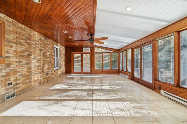 710 Florida Avenue, Jeannette, PA 15644