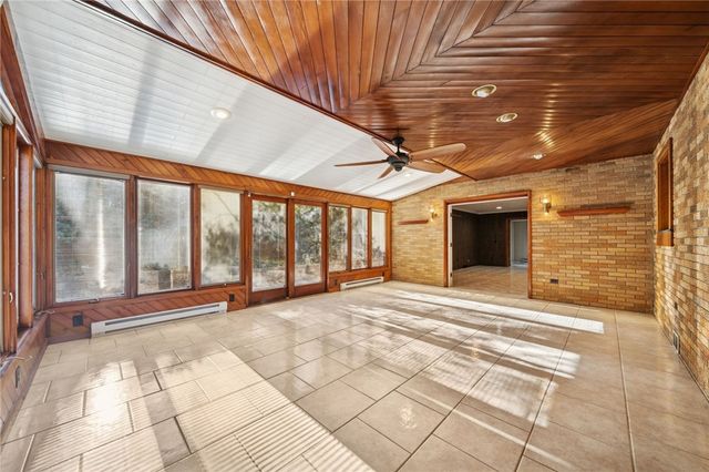 710 Florida Avenue, Jeannette, PA 15644