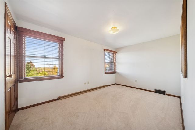 710 Florida Avenue, Jeannette, PA 15644