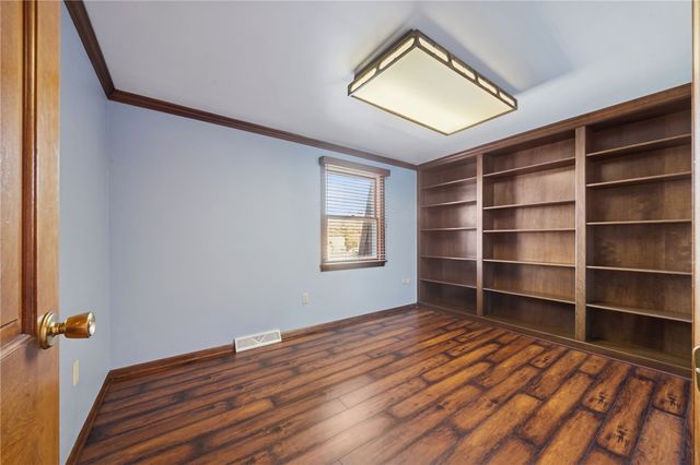 710 Florida Avenue, Jeannette, PA 15644