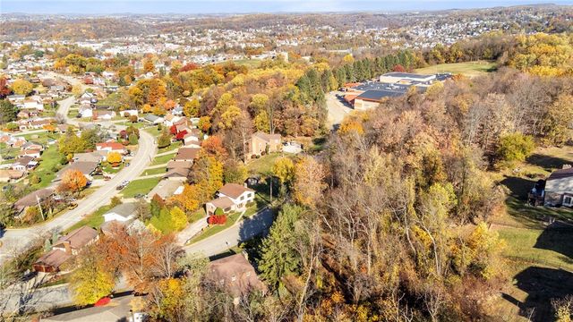 710 Florida Avenue, Jeannette, PA 15644