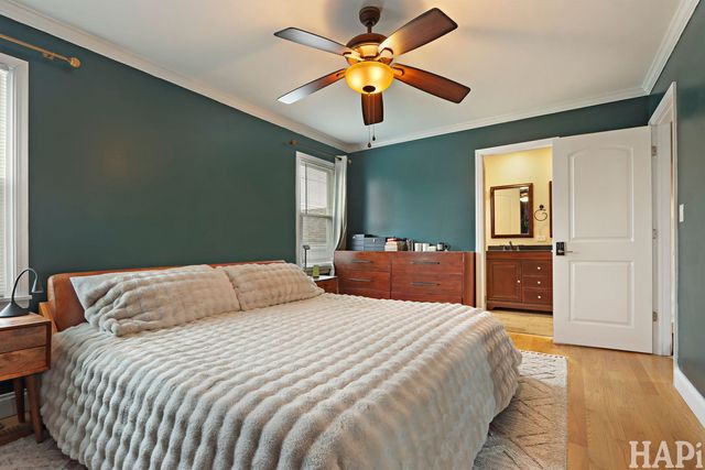 725 Buffalo Circle, Carol Stream, IL 60188