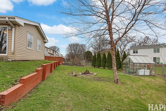 725 Buffalo Circle, Carol Stream, IL 60188