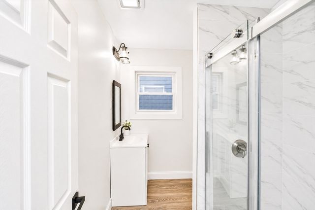 17 Wilcox St, Fall River, MA 02721