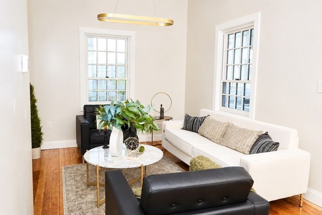 17 Wilcox St, Fall River, MA 02721