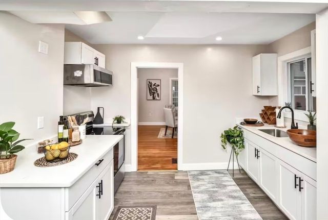 17 Wilcox St, Fall River, MA 02721