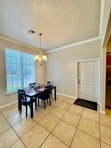 1206 Hershel Dr, Elgin, OK 73538