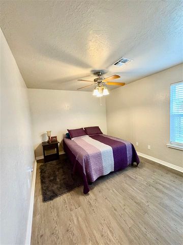 1206 Hershel Dr, Elgin, OK 73538