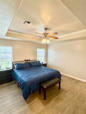 1206 Hershel Dr, Elgin, OK 73538