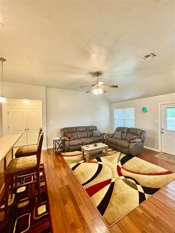 1206 Hershel Dr, Elgin, OK 73538