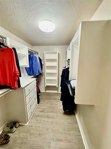 1206 Hershel Dr, Elgin, OK 73538