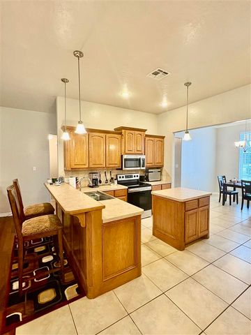 1206 Hershel Dr, Elgin, OK 73538