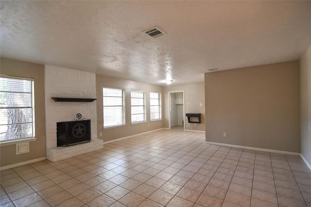 2103 Silver Falls Drive, Houston, TX 77339