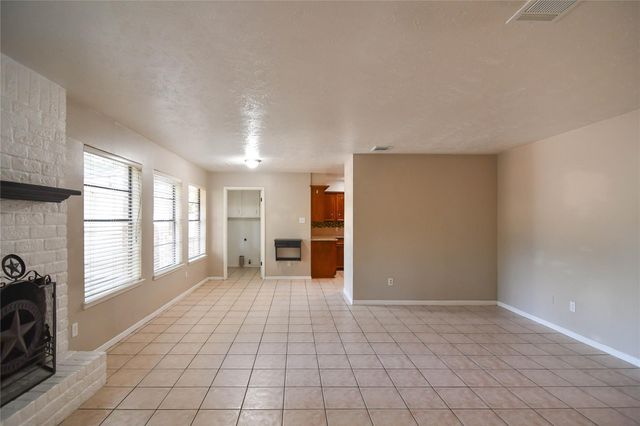 2103 Silver Falls Drive, Houston, TX 77339