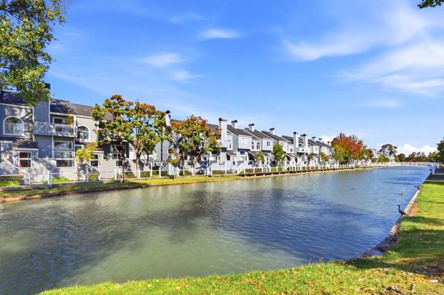 714 Portwalk Place, Redwood City, CA 94065