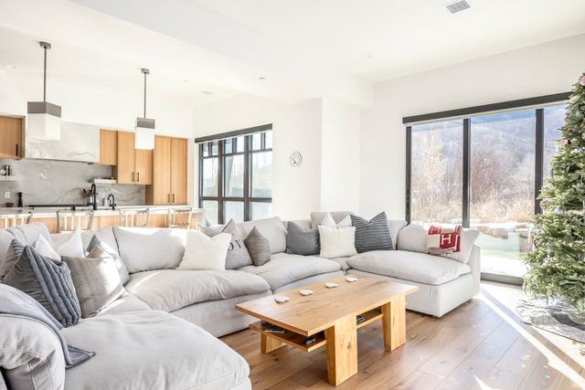 1907 STONE HOLLOW. CT, Park City, UT 84098