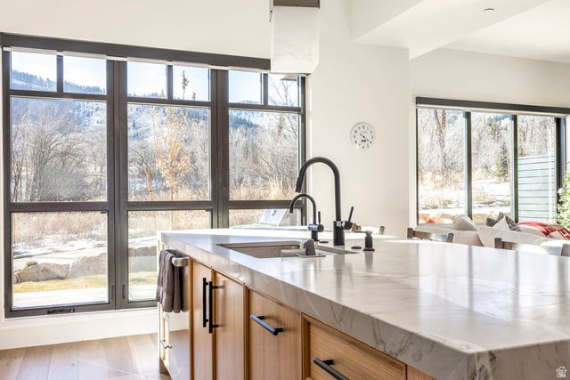 1907 STONE HOLLOW. CT, Park City, UT 84098