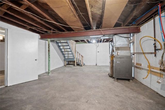 2025 Ohio Ave, West Mifflin, PA 15122