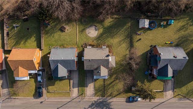 2025 Ohio Ave, West Mifflin, PA 15122