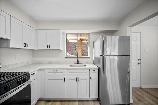 2025 Ohio Ave, West Mifflin, PA 15122