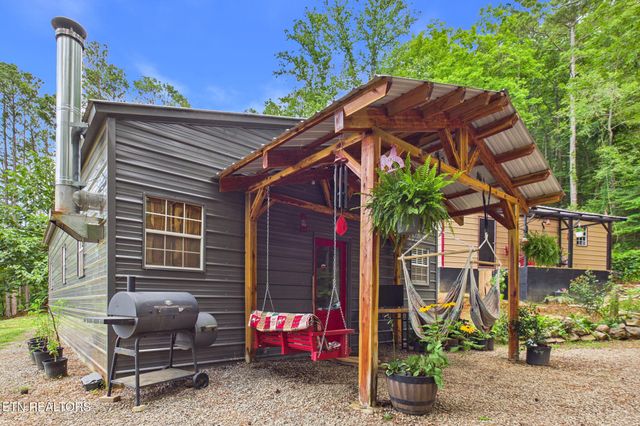 365 County Road 38, Riceville, TN 37370