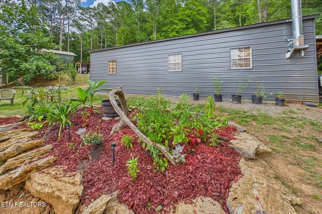 365 County Road 38, Riceville, TN 37370