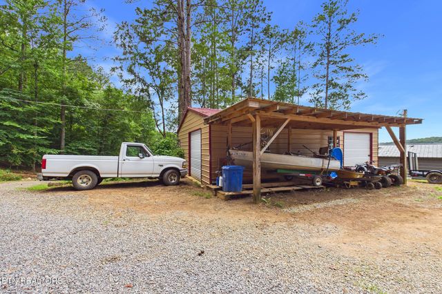 365 County Road 38, Riceville, TN 37370