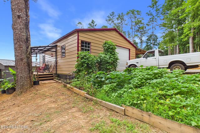 365 County Road 38, Riceville, TN 37370