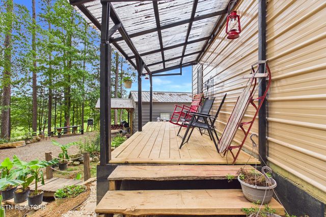 365 County Road 38, Riceville, TN 37370