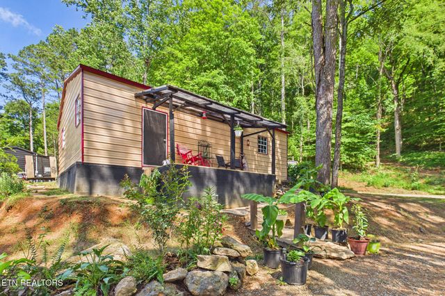 365 County Road 38, Riceville, TN 37370