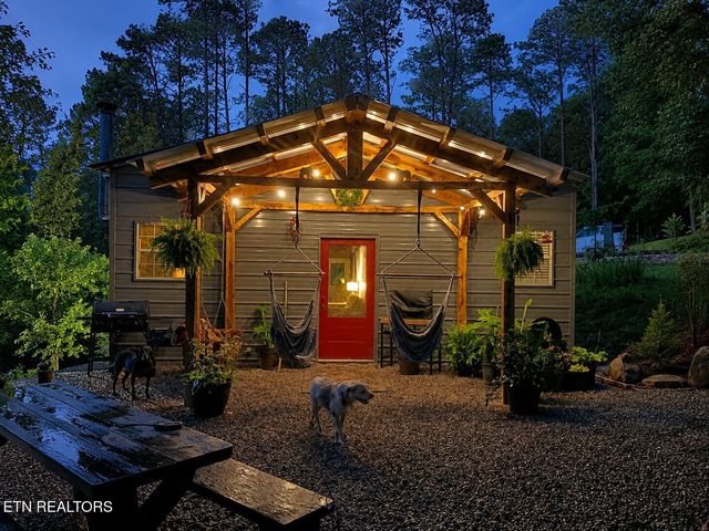 365 County Road 38, Riceville, TN 37370